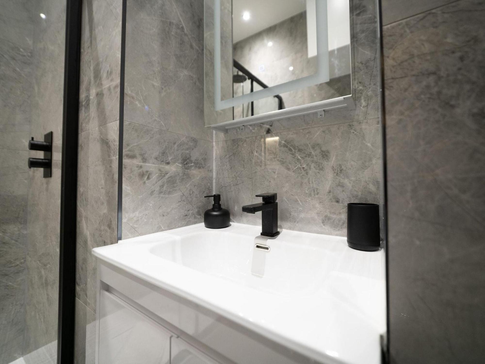 One And Two Bedroom Apartments Near Holloway Train Station By Belvilla London Exterior photo